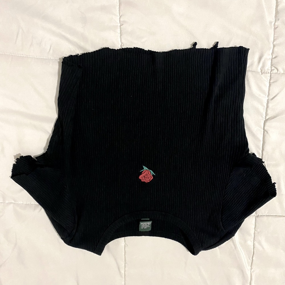 Small cute flower crop top.